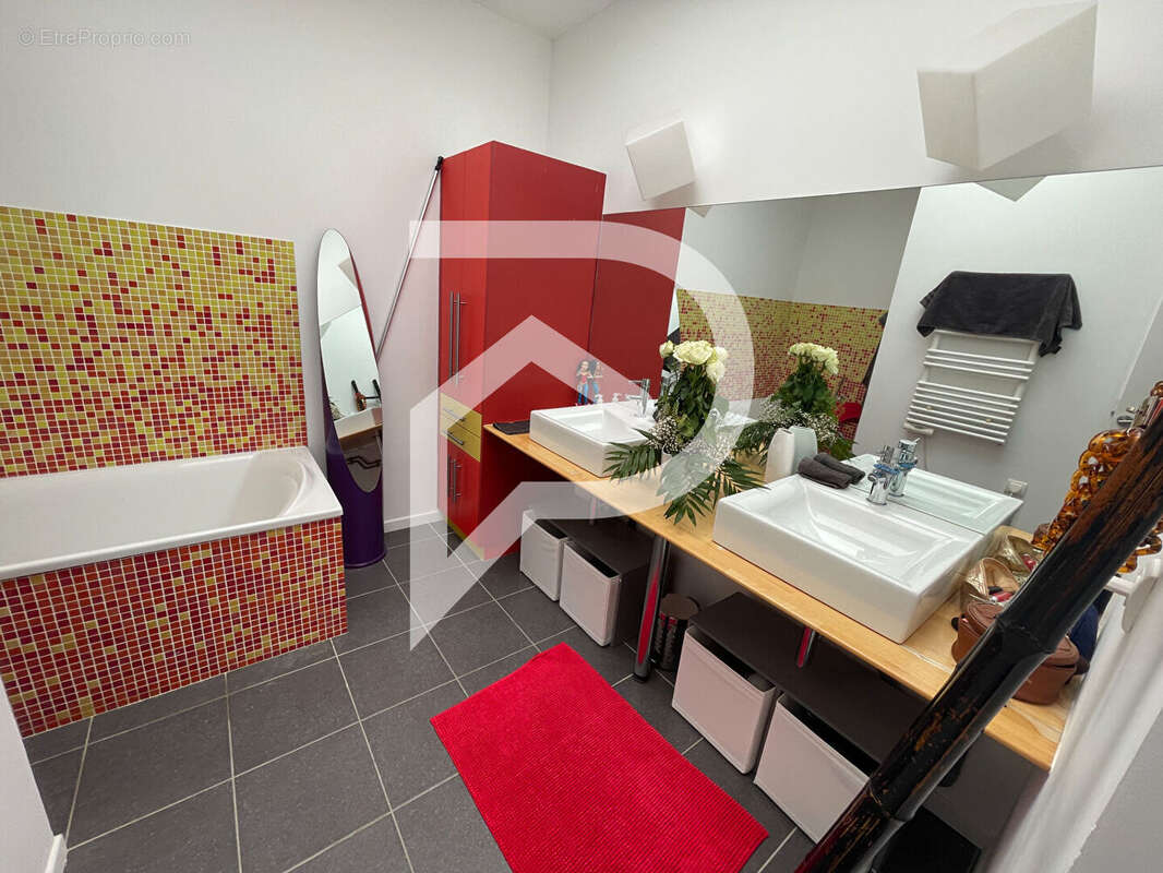 Maison à CORNEILHAN