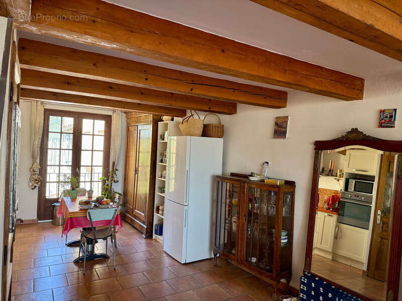 T2 Duplex dernier étage 57m² + terrasses – Vues toits & Thermes – Aix Centre - photo 13