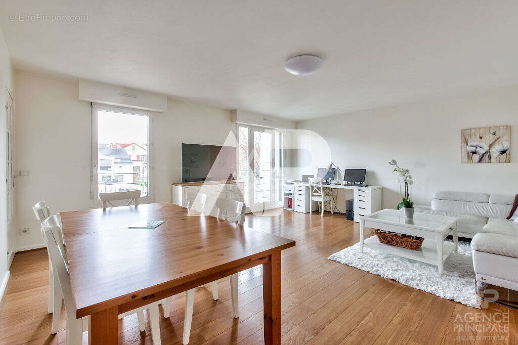 Appartement Rueil Malmaison 4 pièce(s) 95 m2 - photo 2