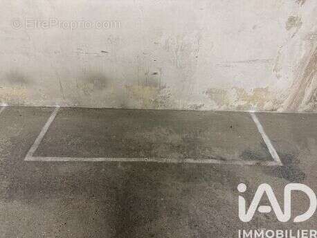 Photo 4 - Parking à PARIS-11E