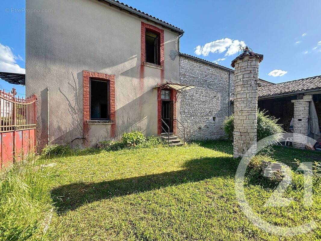 Maison à MAINE-DE-BOIXE