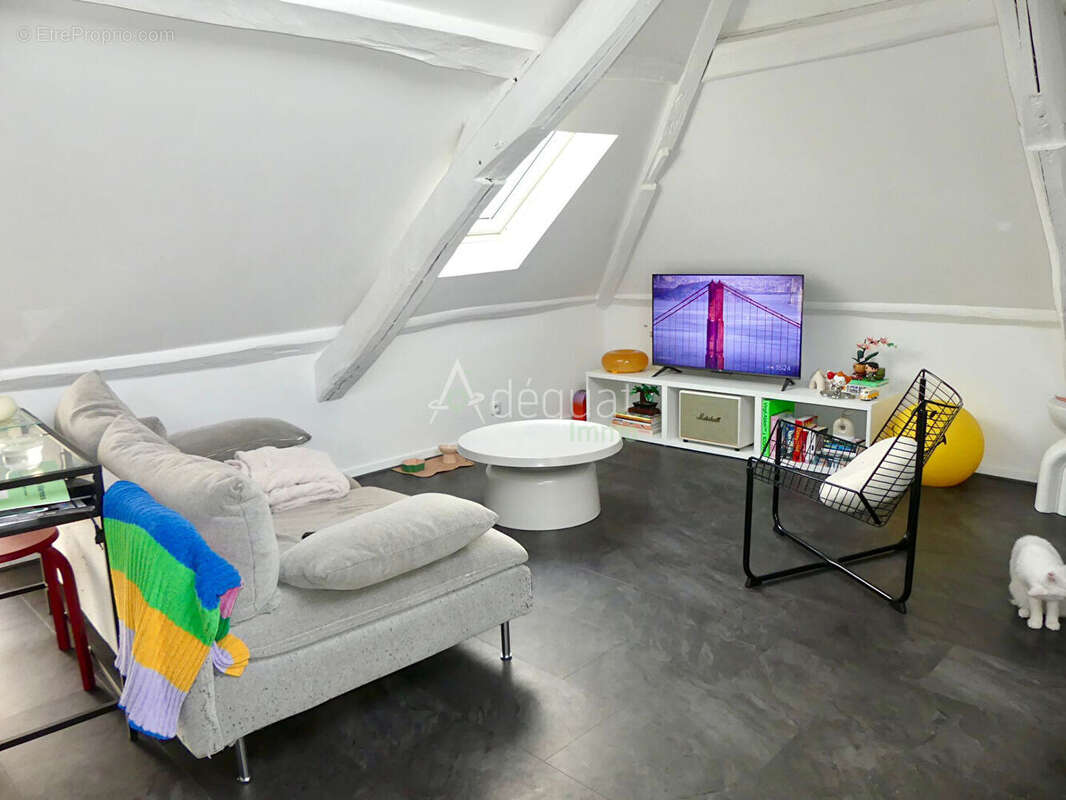 Appartement à PRESLES