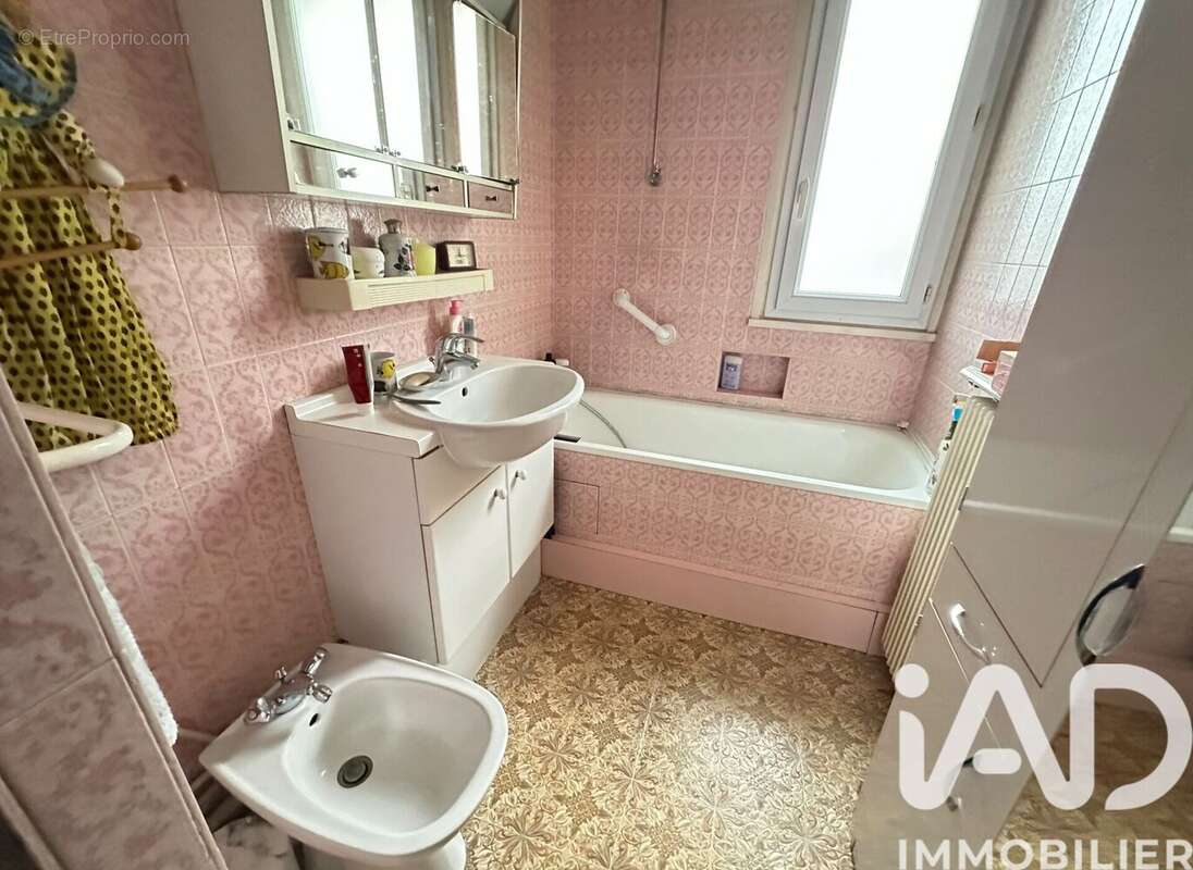 Photo 6 - Appartement à LA GARENNE-COLOMBES