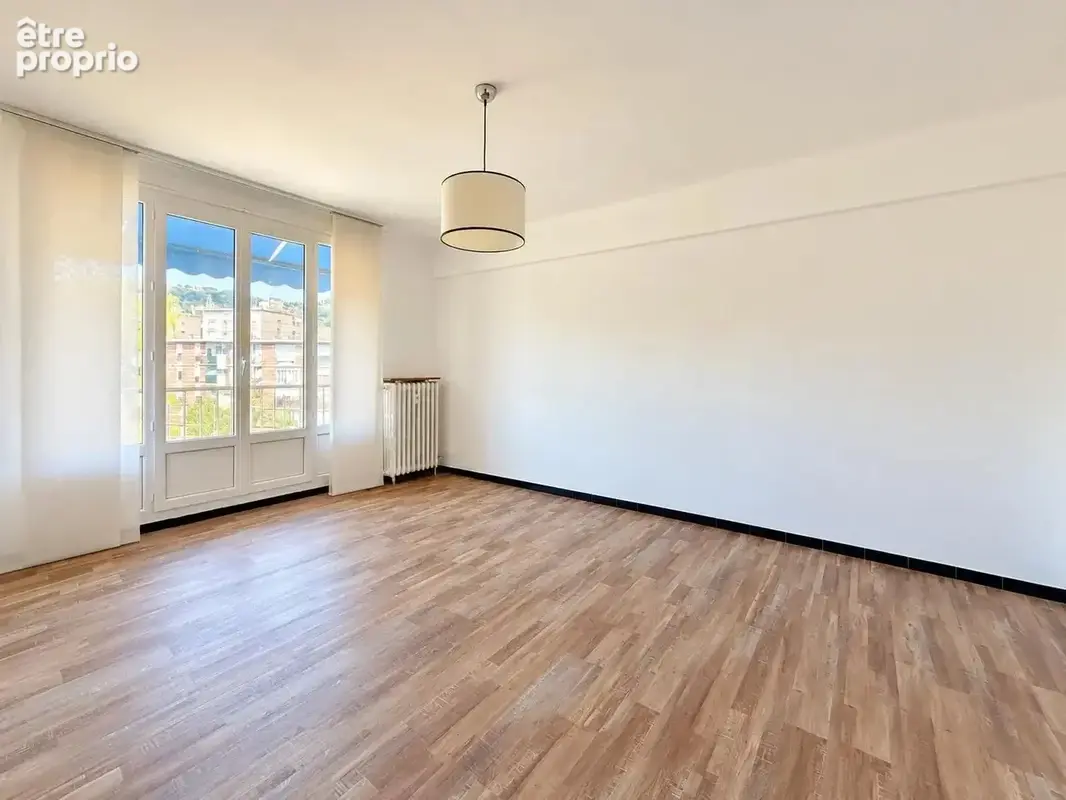 Nice nord 2 pieces avec balcon en avant-dernier etage - photo 2