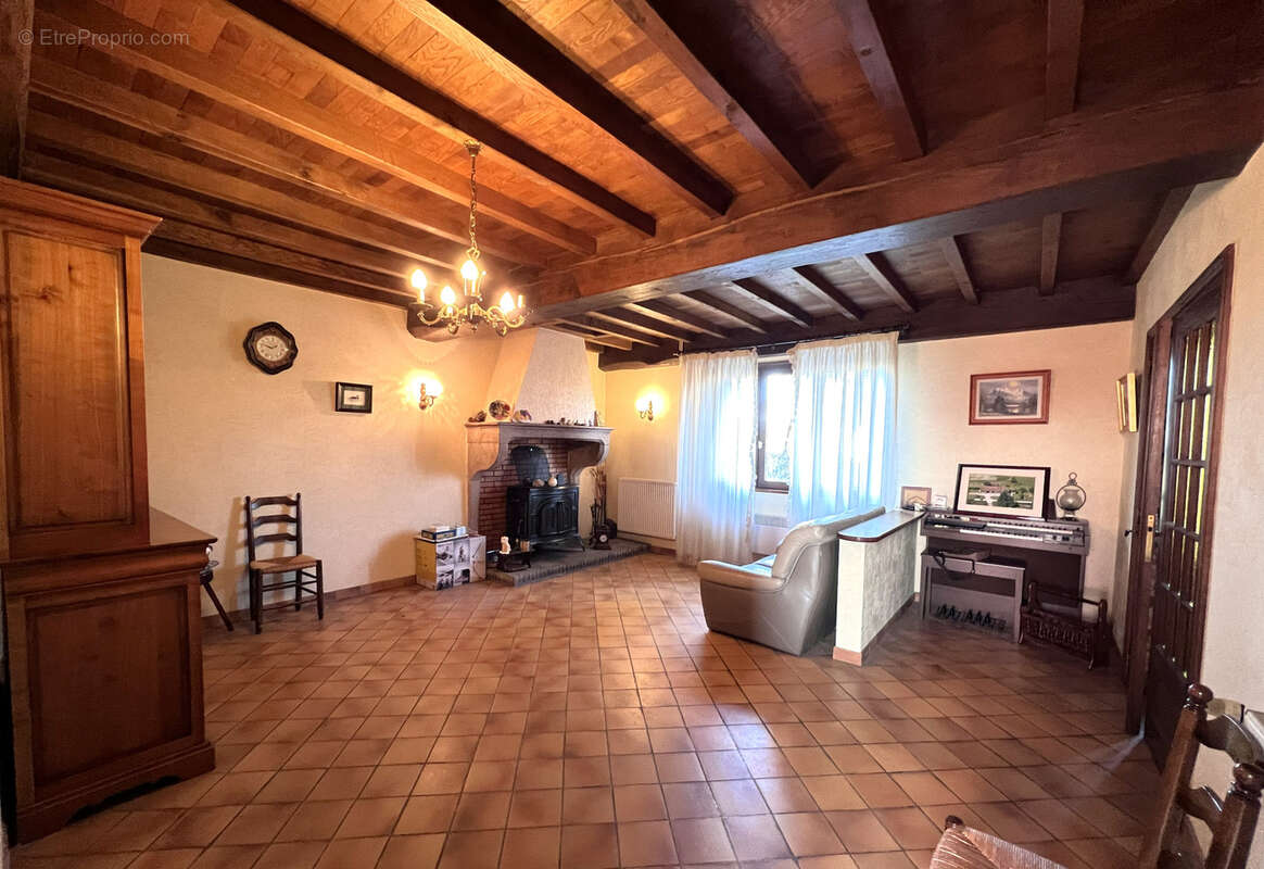 Maison à MEZERIAT