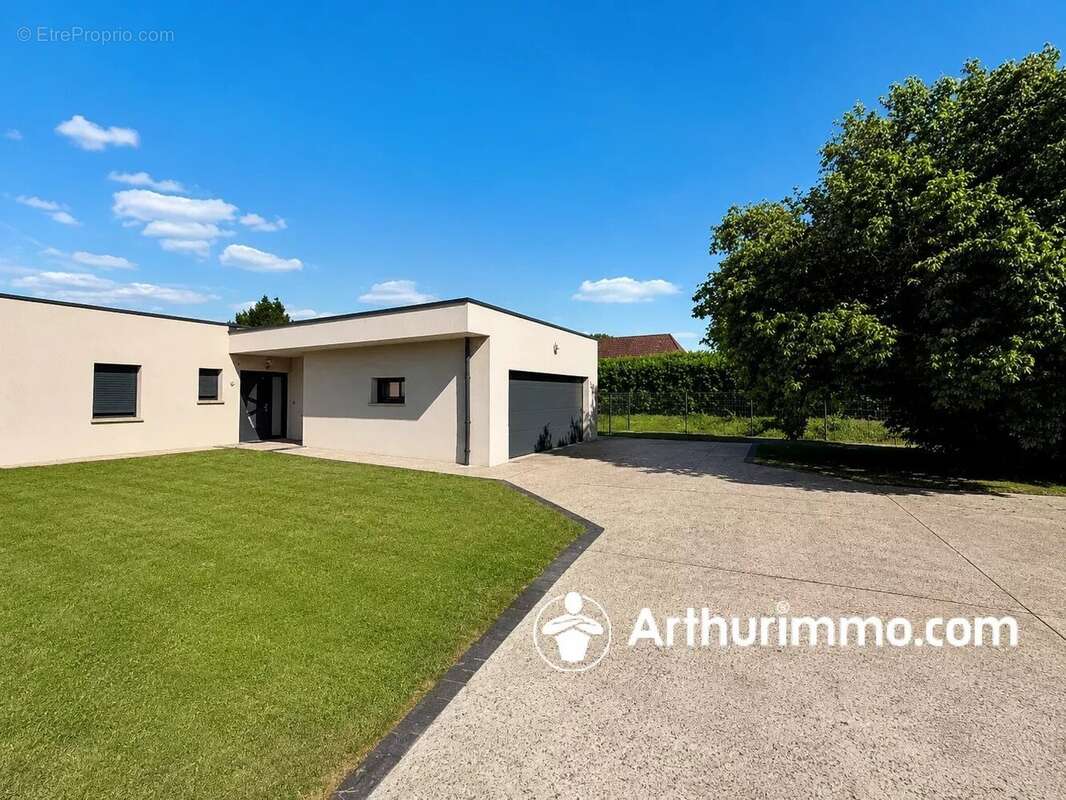 Maison contemporaine avec piscine à Saint-Germain-le-Châtelet - photo 2