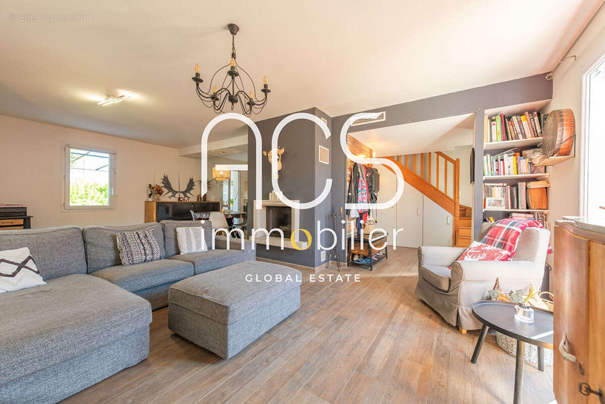 Maison à CHATEAUNEUF-LES-MARTIGUES