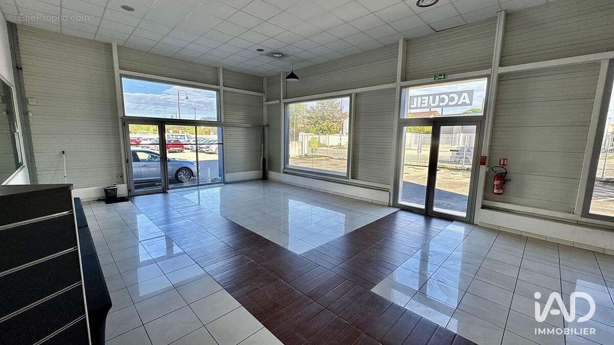 Photo 6 - Commerce à AUBIGNAN