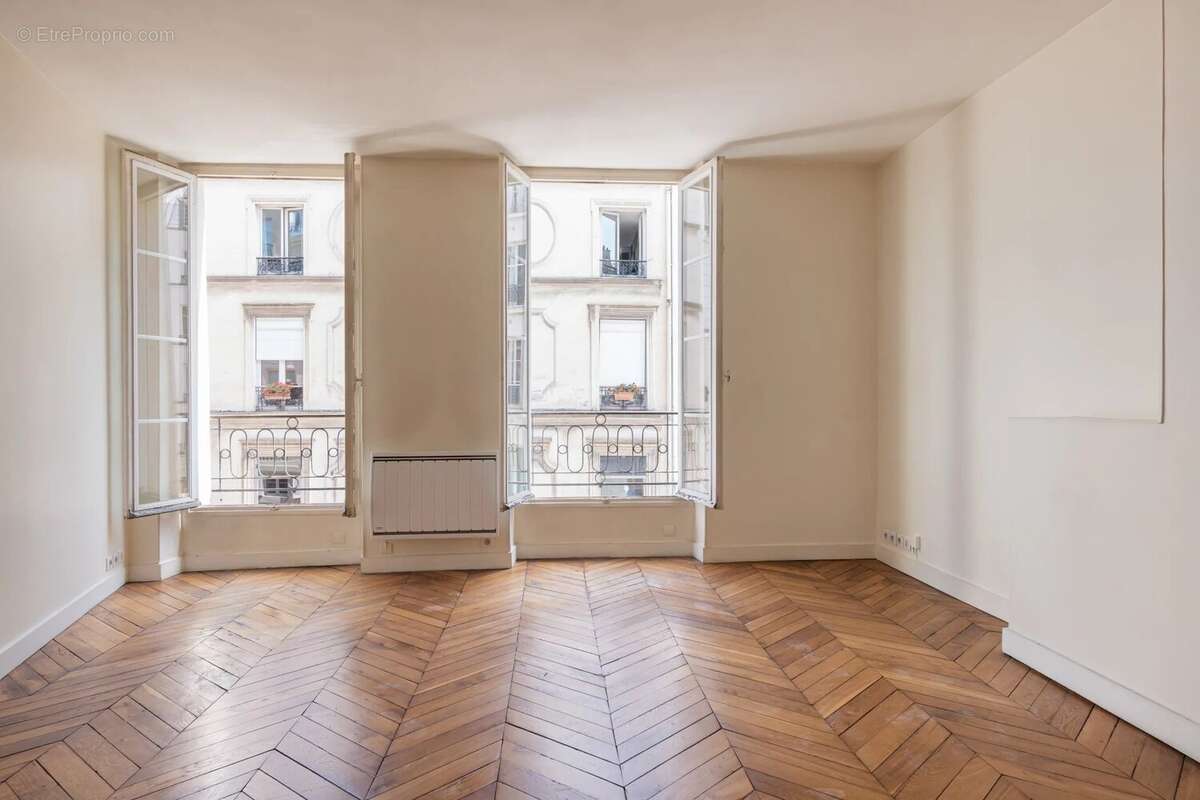 Appartement à PARIS-3E