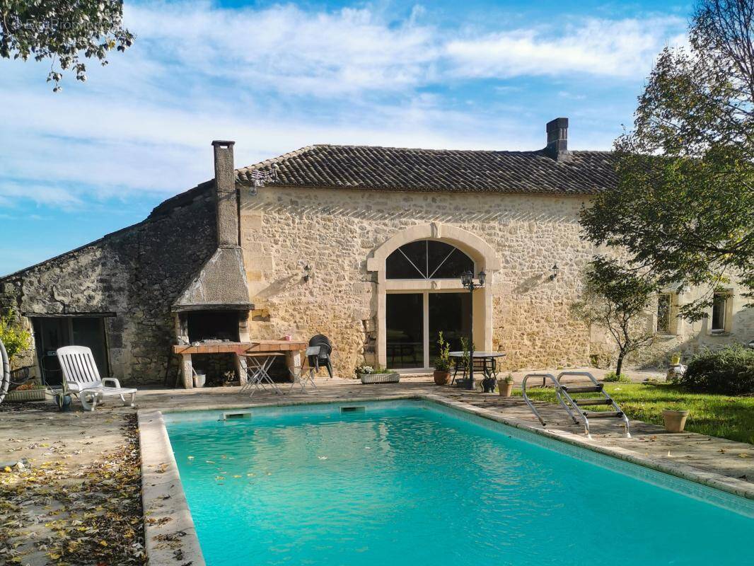 Maison à SAINT-GENES-DE-FRONSAC