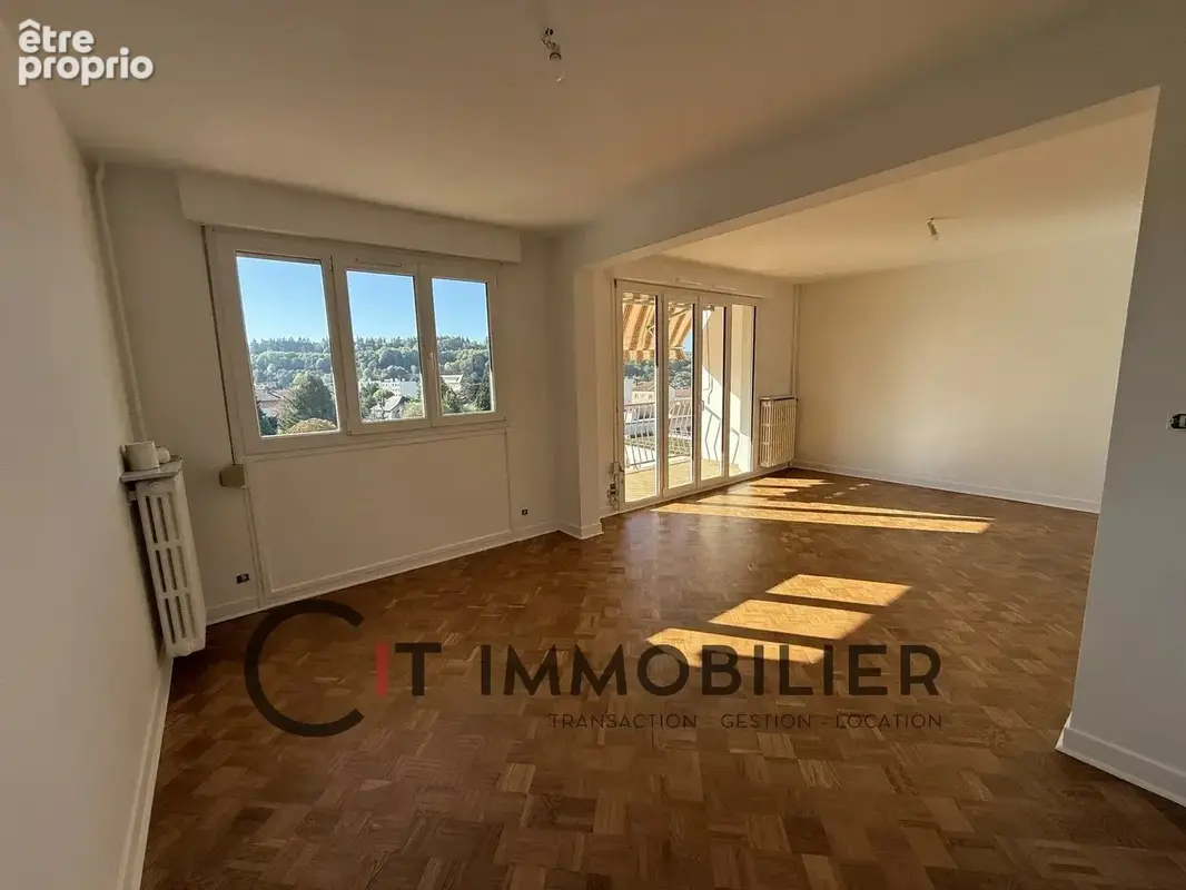 Appartement à LA TOUR-DU-PIN