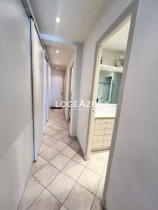 Appartement à VALLAURIS