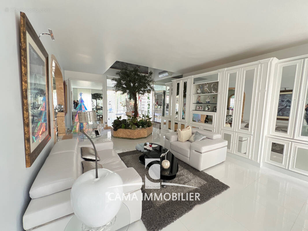 Maison à FONTENAY-LE-FLEURY