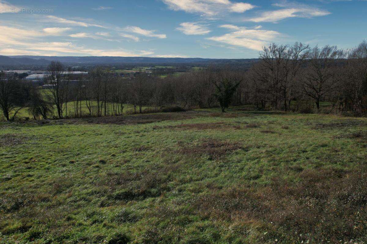 Terrain à GAGNAC-SUR-CERE