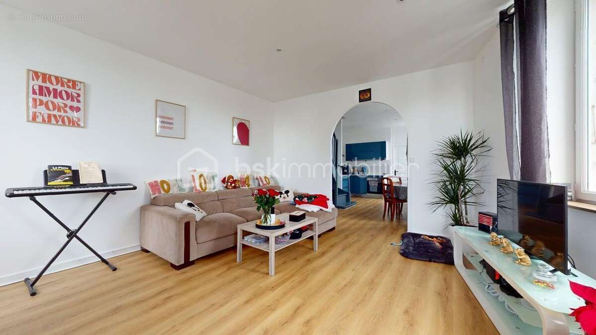 Appartement à CORME-ROYAL