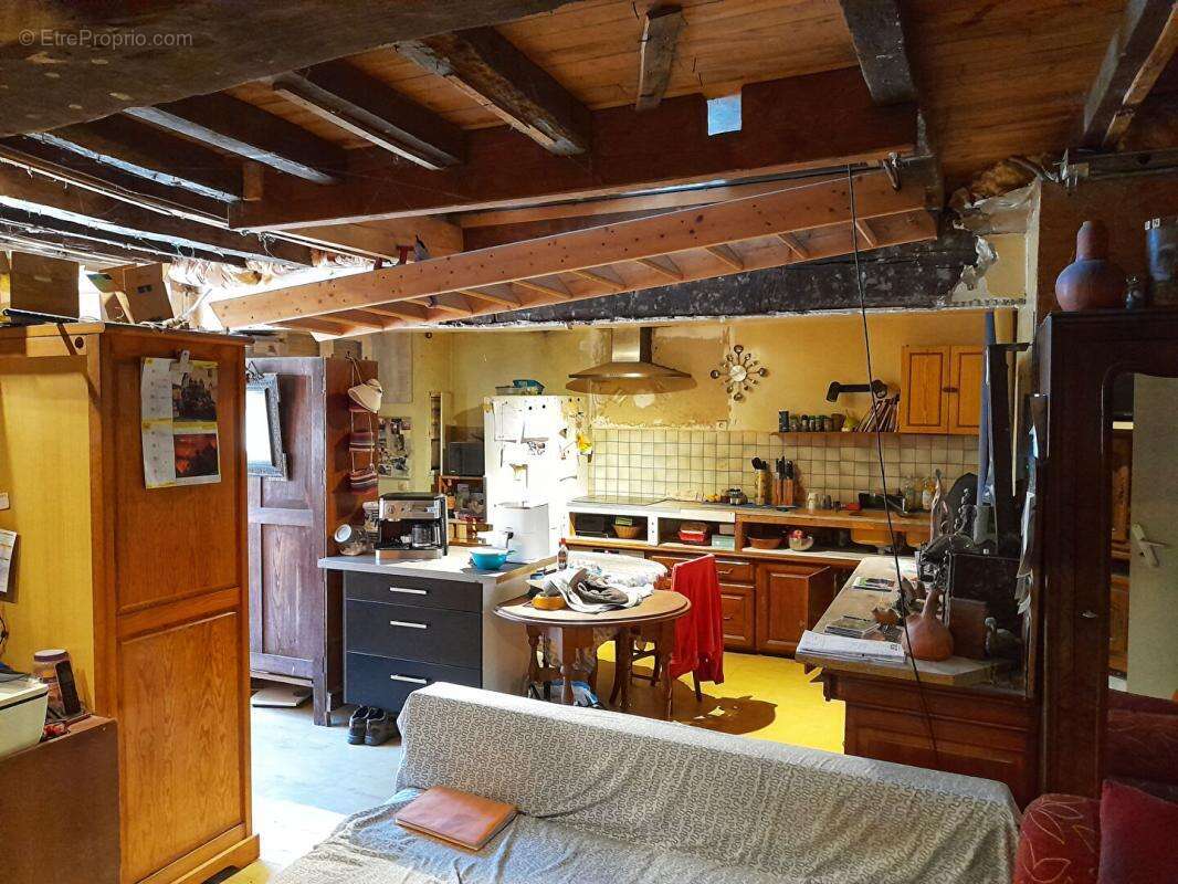 Maison de village à réhabiliter avec fort potentiel - photo 3