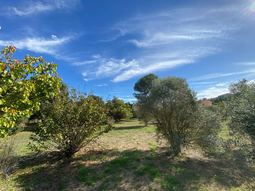 Terrain à CABRIES