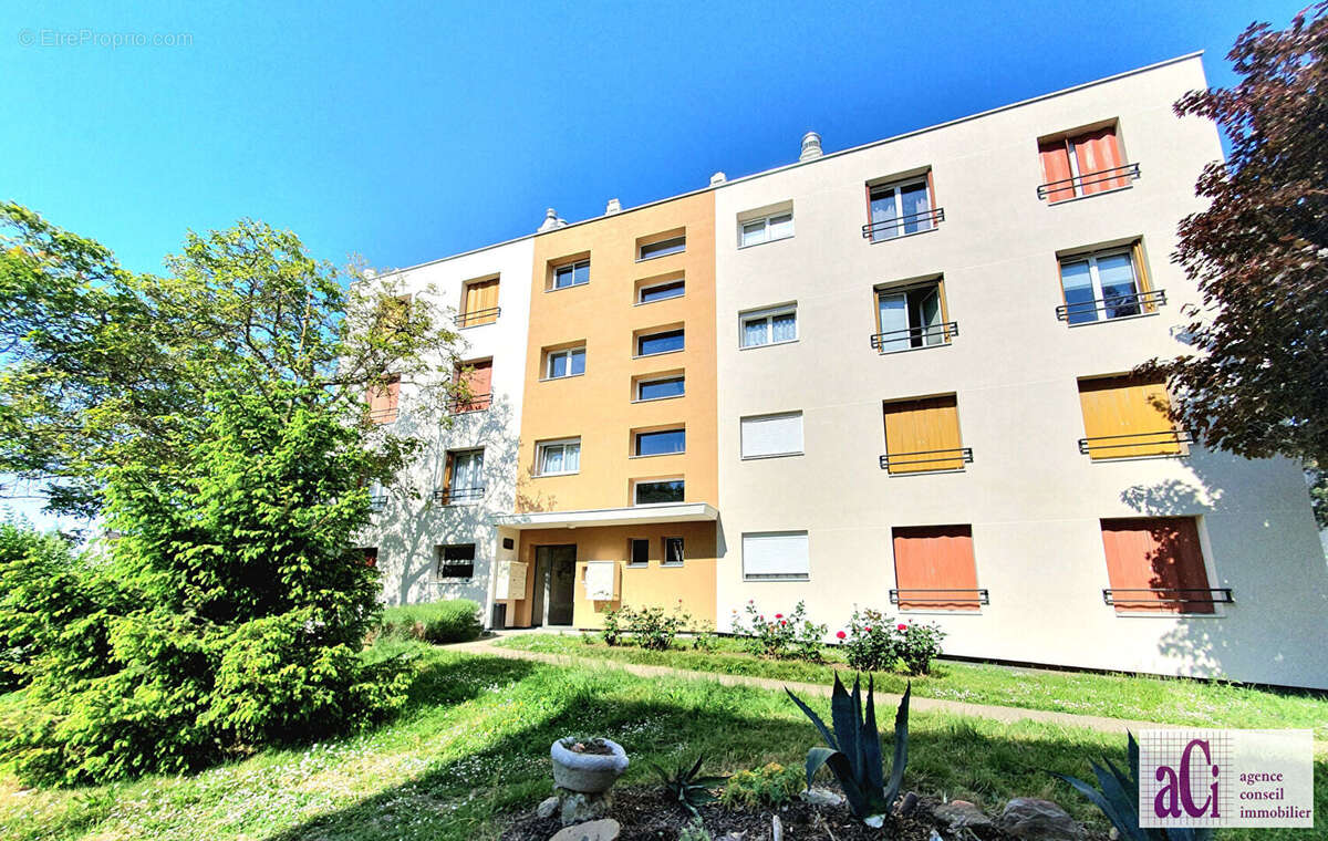 Appartement à L'HAY-LES-ROSES