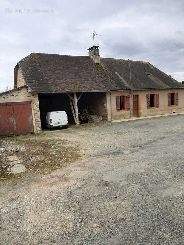 Maison à COUSSAC-BONNEVAL