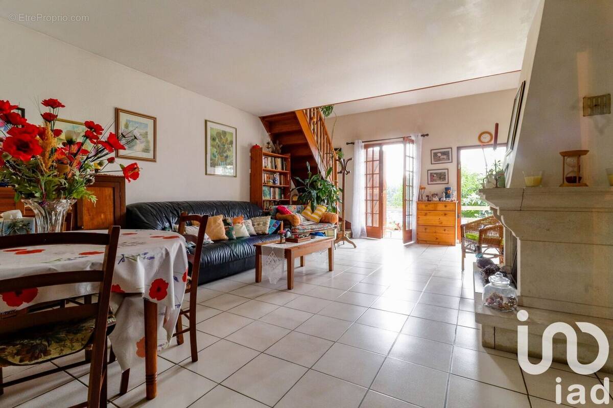 Photo 1 - Maison à SAULX-LES-CHARTREUX