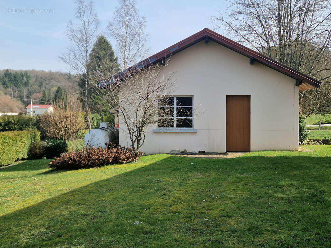 Maison à ISSANS