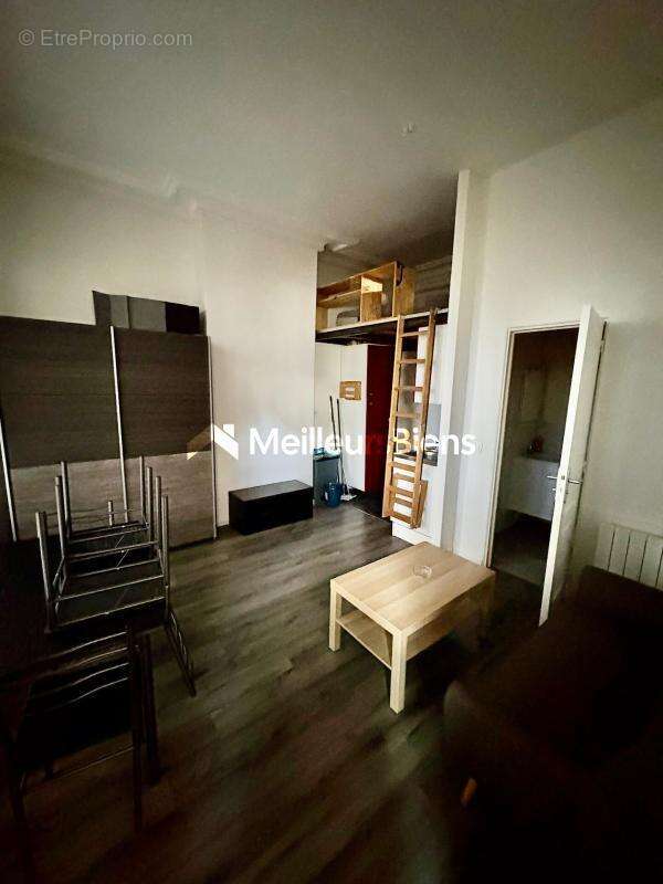 Appartement à BEAUCHAMP