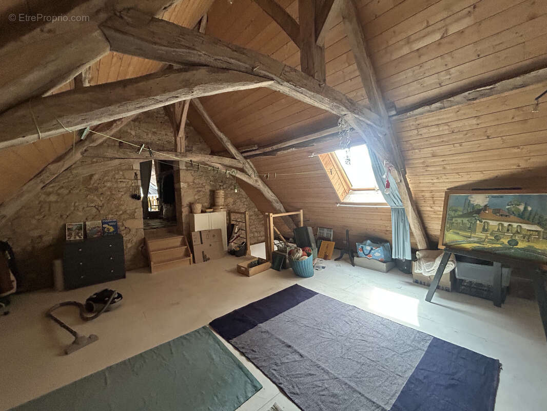 Maison en pierre avec jardin clos   Plus de 210 m2 habitables   Fort potentiel - 46350 PAYRAC - photo 17