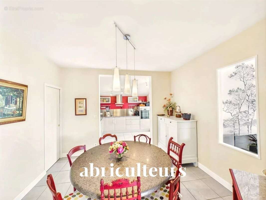 Maison à MORTAGNE-SUR-GIRONDE