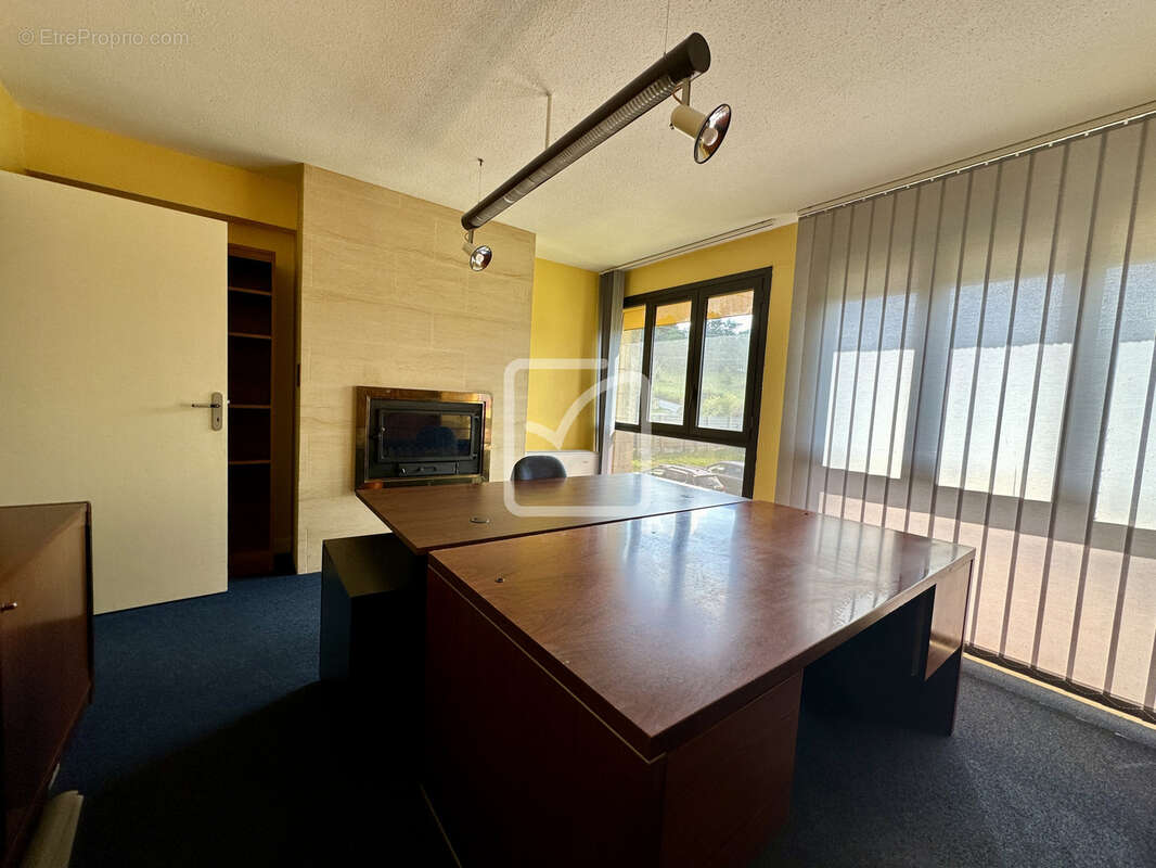 Commerce à SARLAT-LA-CANEDA