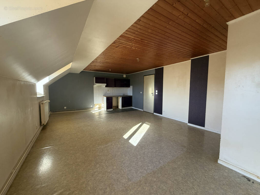 Appartement à VERCEL-VILLEDIEU-LE-CAMP