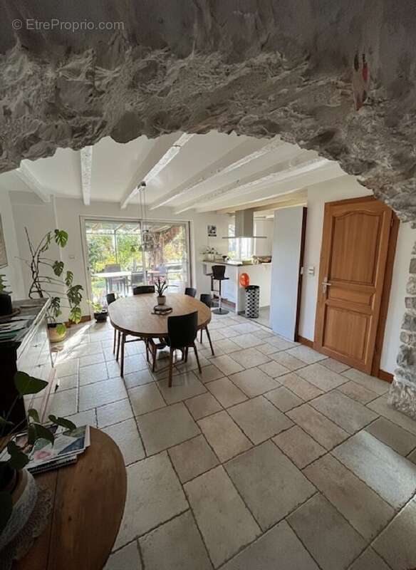 Maison à MINZIER