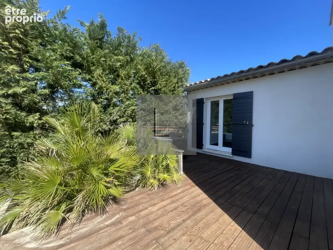Maison R+1 T5/6 2013   900 m2 de terrain, piscine, suite parentale, garage   Trets - photo 4