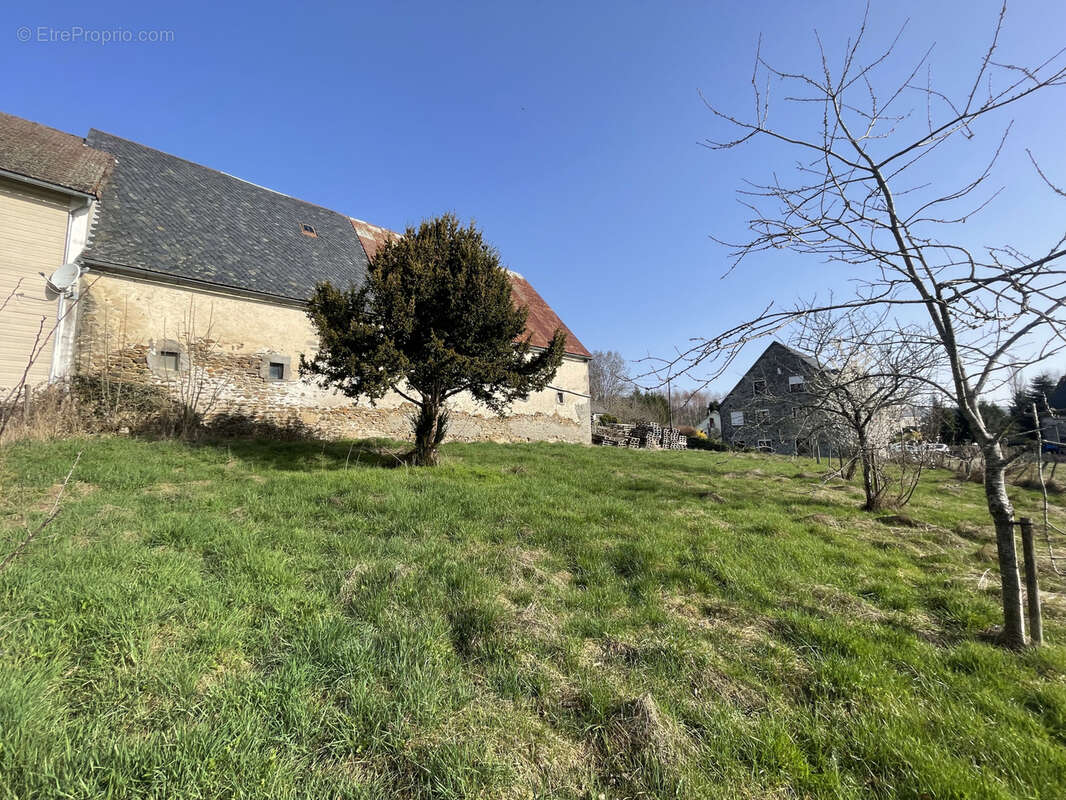 Maison à TAUVES