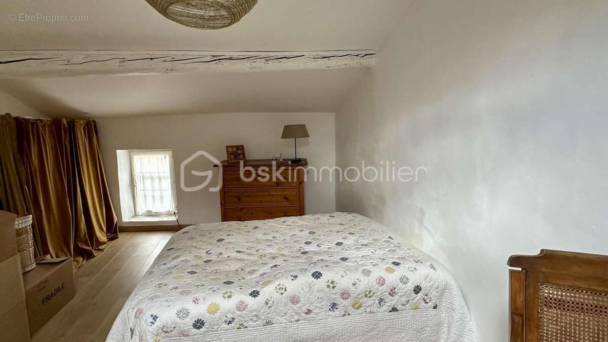 Maison à FONTCOUVERTE