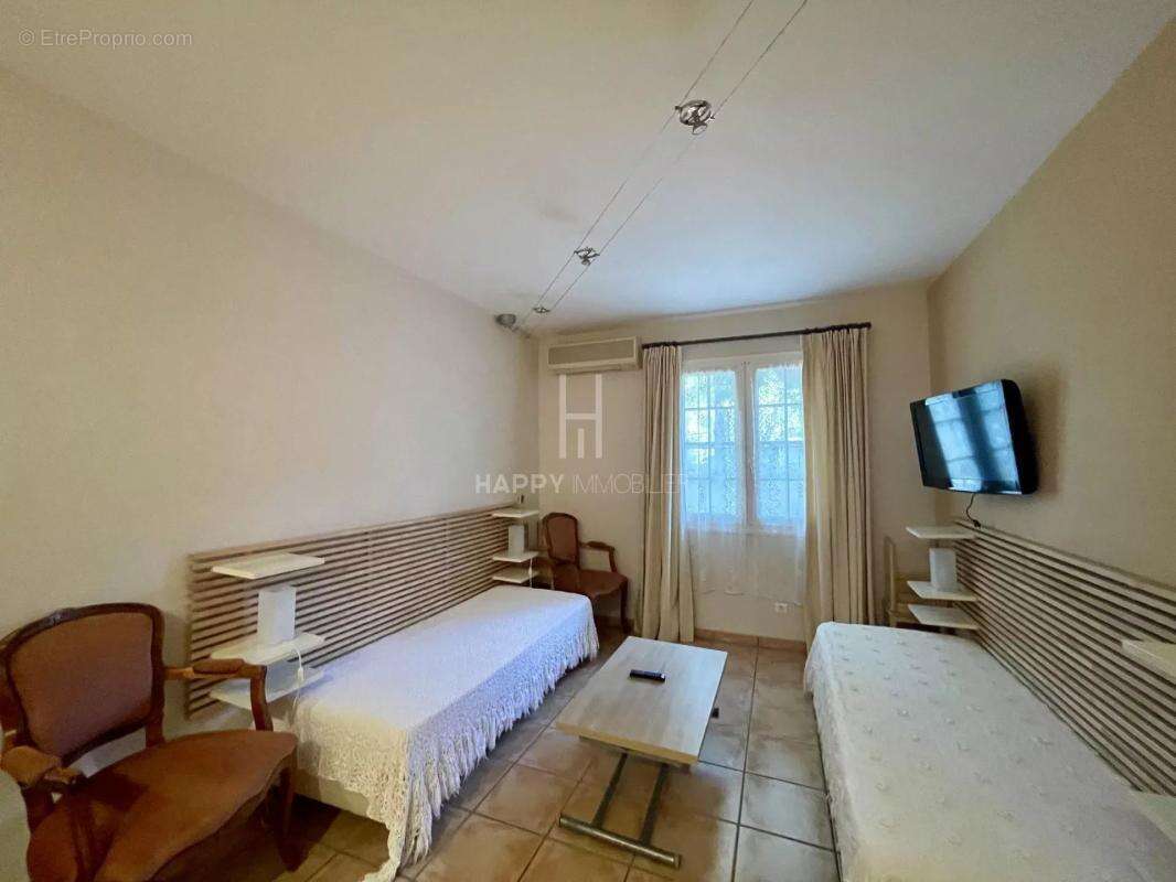 Maison à FONTVIEILLE
