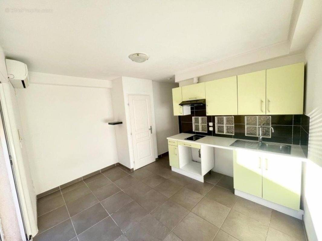 Appartement à SIX-FOURS-LES-PLAGES