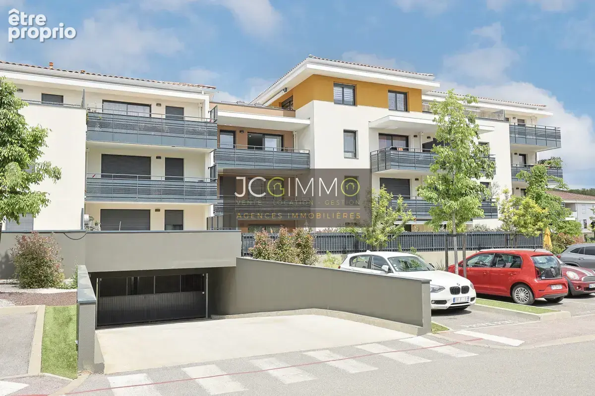 Appartement à CUERS