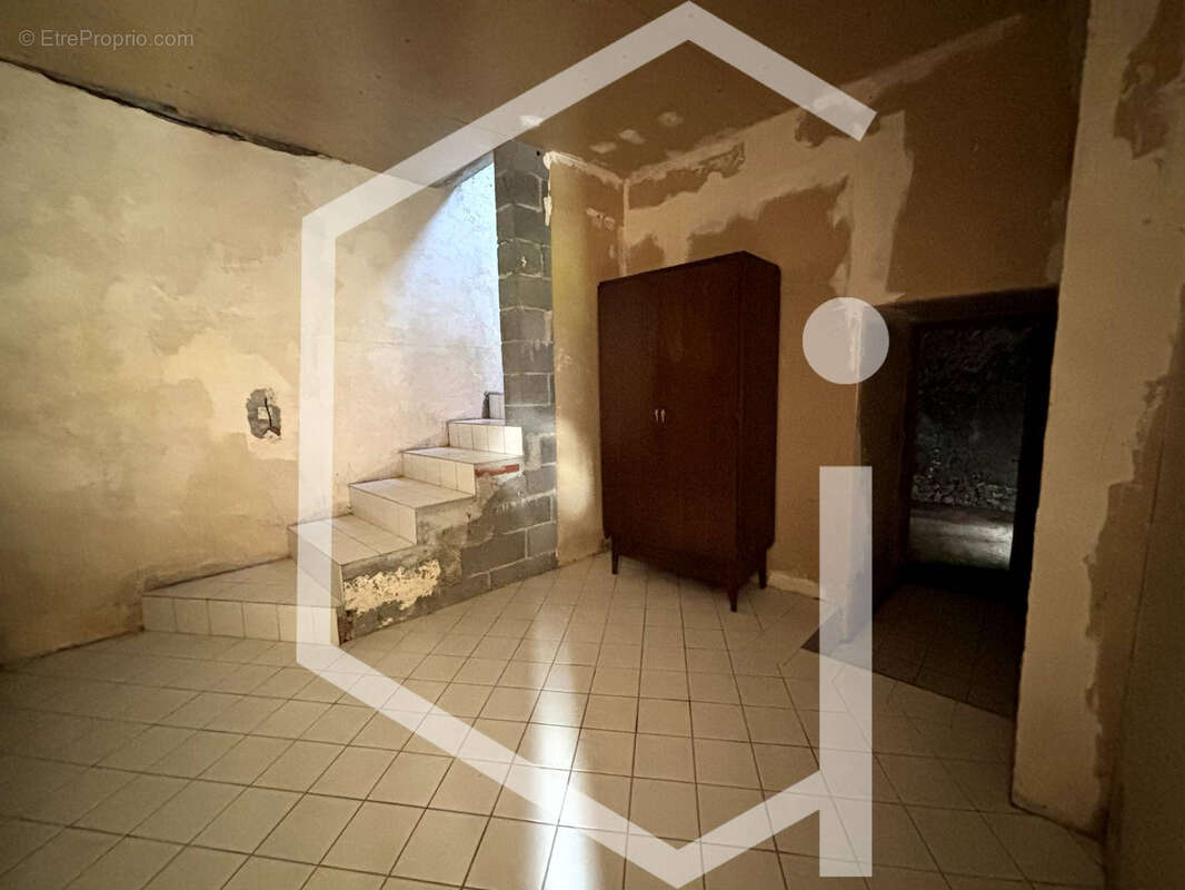 Maison à SURY-EN-VAUX