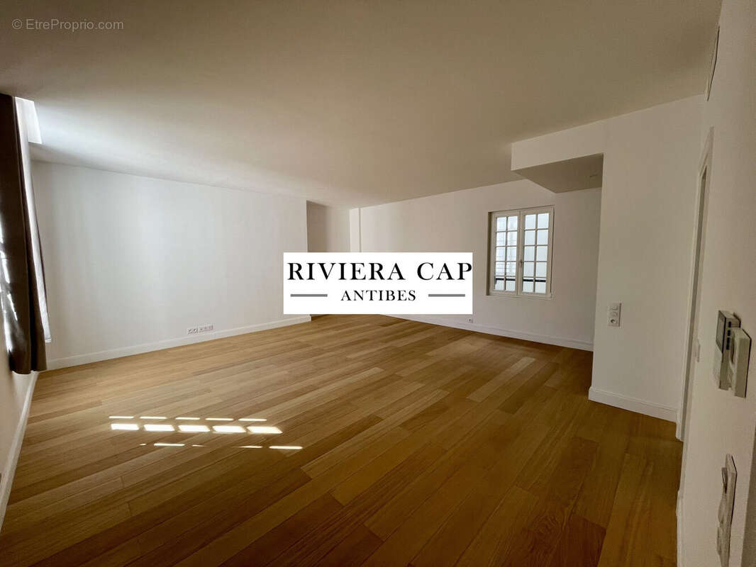 Appartement 48 m² à Antibes  - photo 2