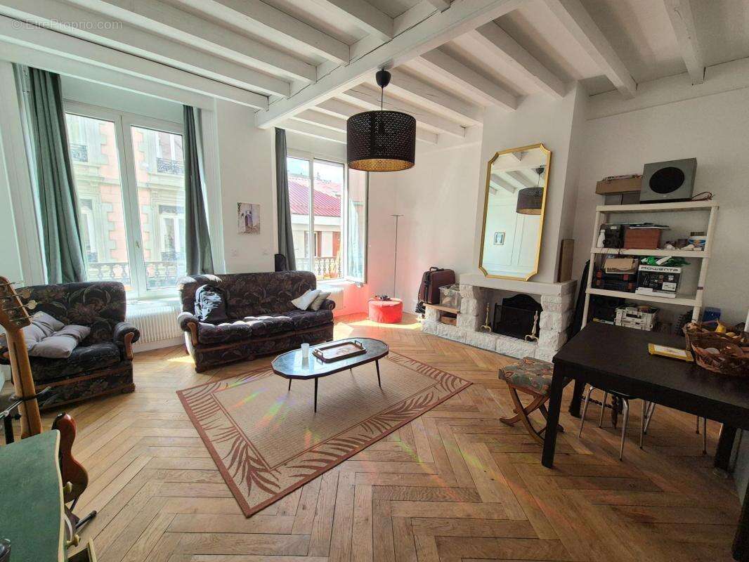 Appartement à SAINT-ETIENNE