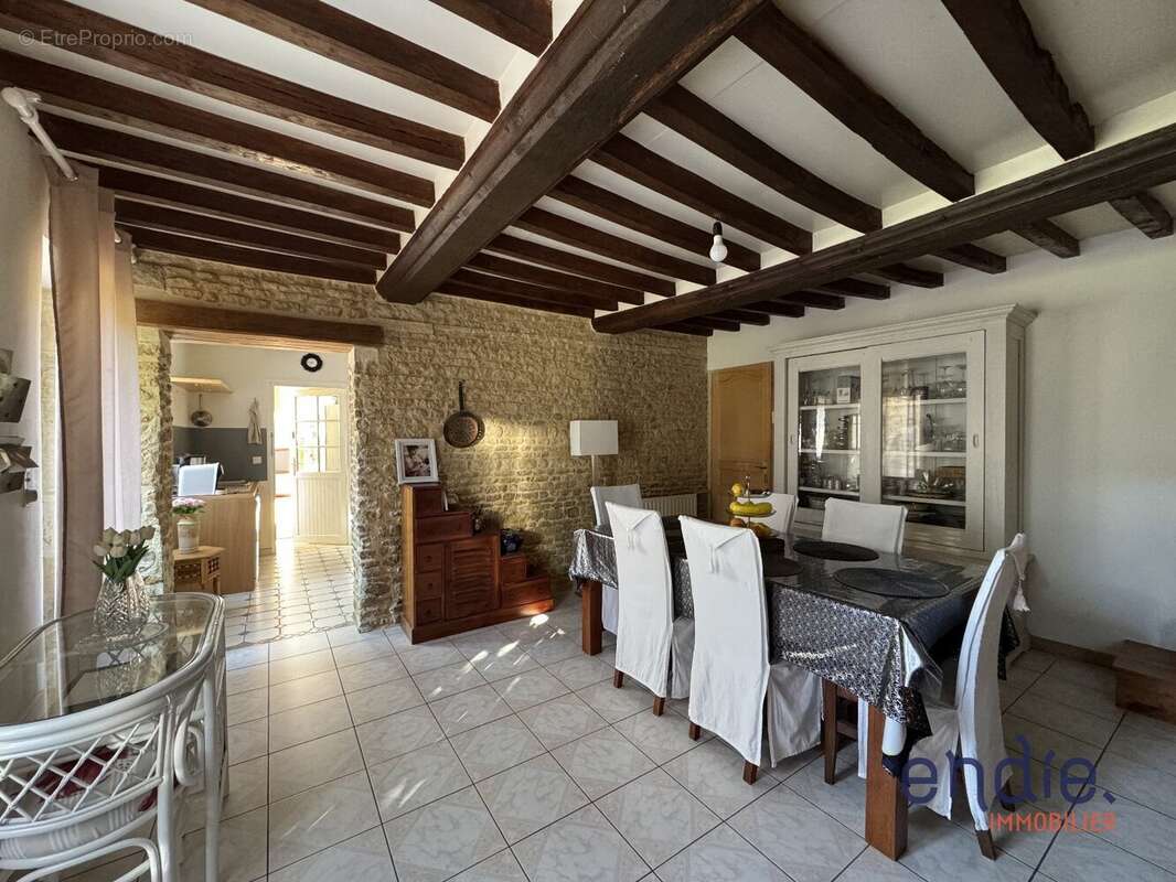 Maison à CLINCHAMPS-SUR-ORNE