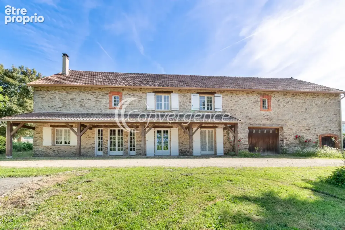 Maison à SAINT-YRIEIX-LA-PERCHE
