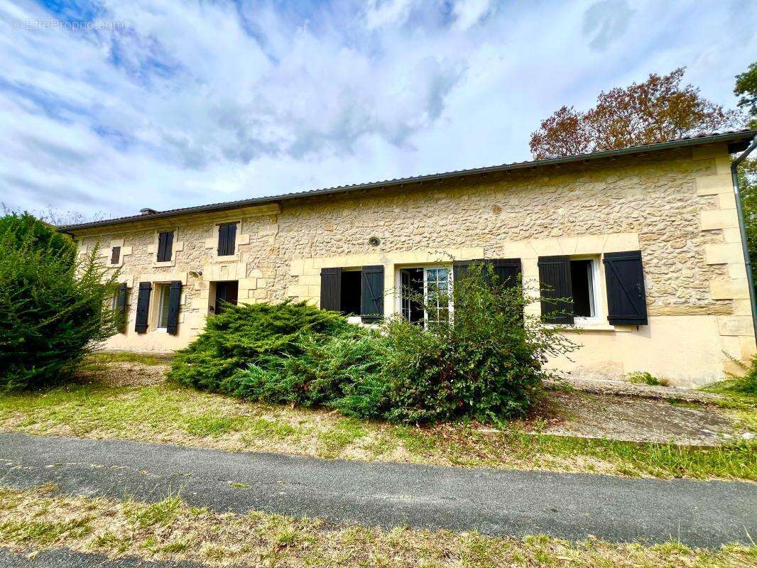 Maison en pierre 212 m²  Jardin magnifique Deux cheminées Coup de cœur total - photo 17
