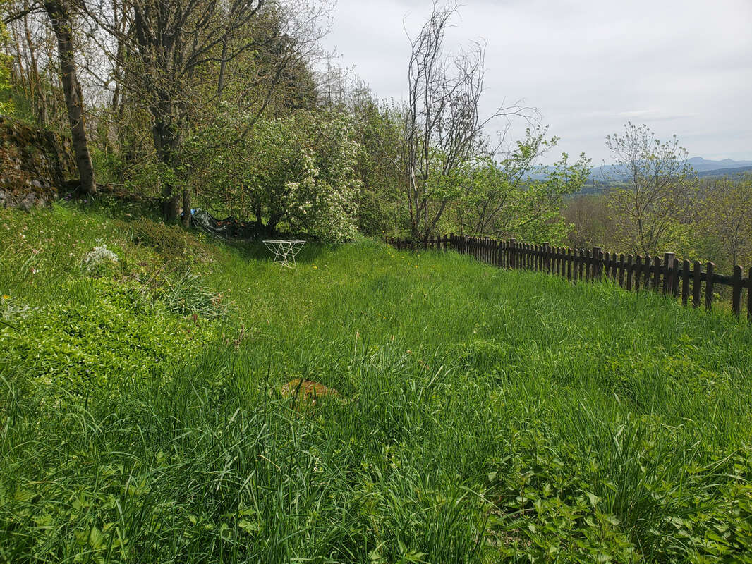 Maison en pierres avec terrain attenant et vue dégagée - photo 4