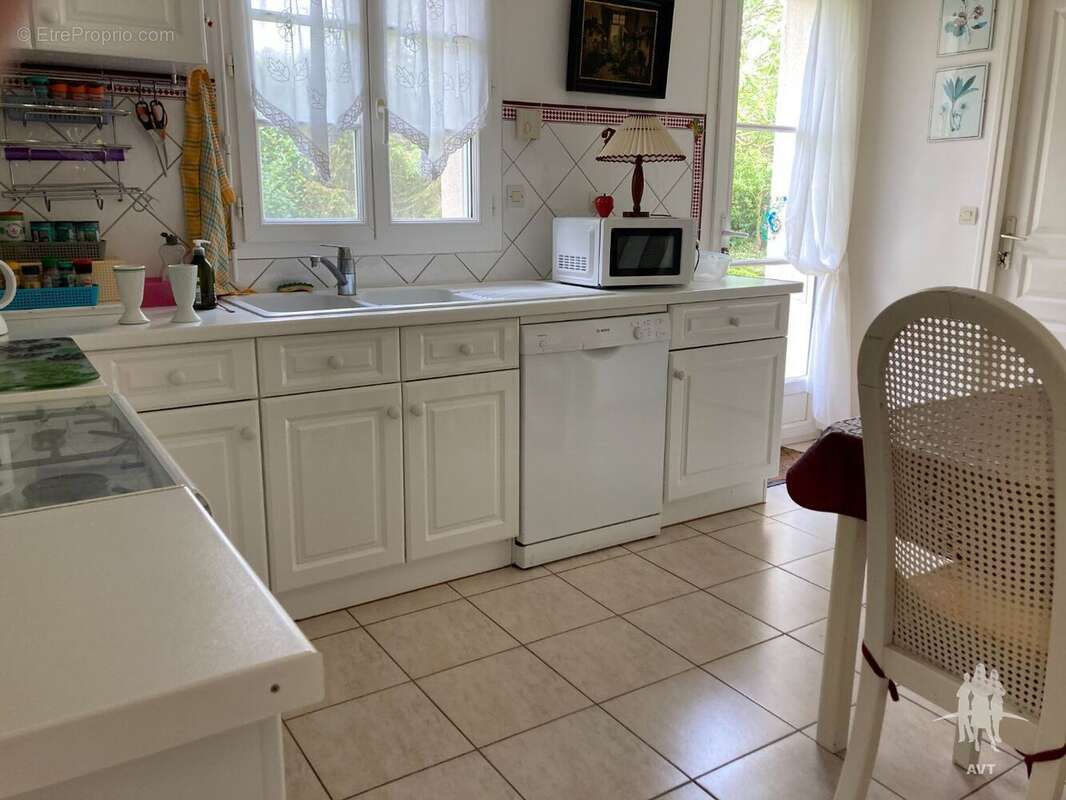 Maison à YZEURES-SUR-CREUSE