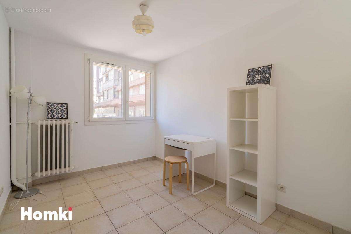 Appartement T4 de 58 m² à Marseille 13005, Rue Madon - photo 9