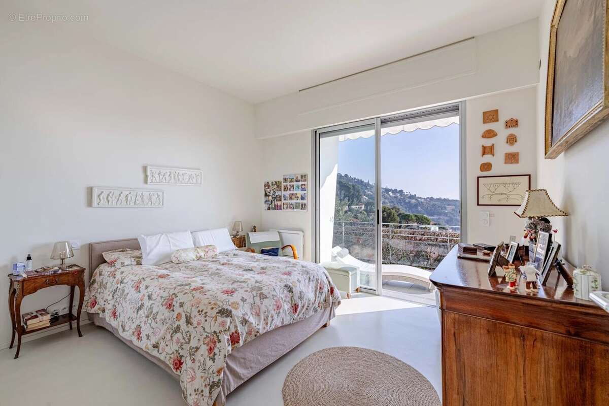 Villefranche sur Mer - Spectaculaire 3p avec terrasse et jardin vue panoramique, garage partagé en sus - photo 10