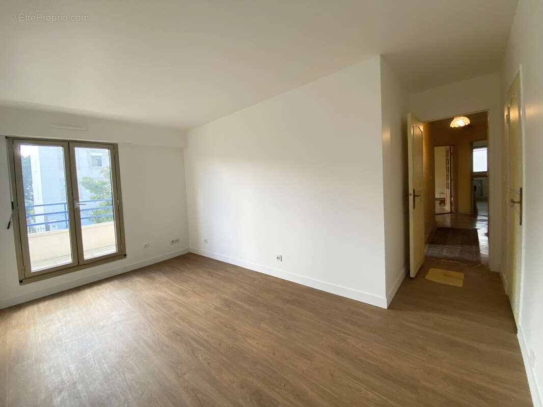 Appartement à LA GARENNE-COLOMBES