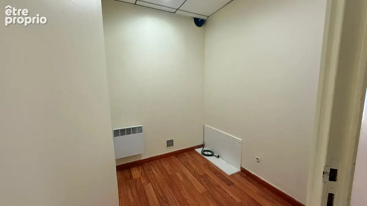 Local commercial Brignais 77,80 m2 - photo 4