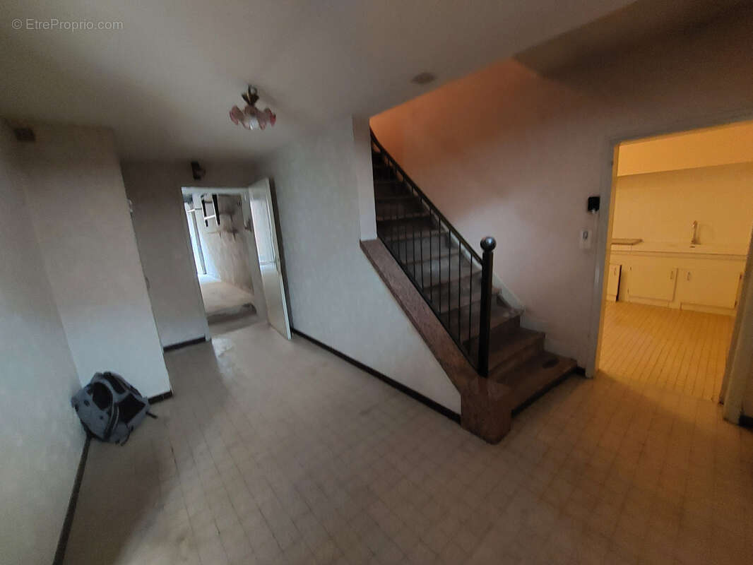 A vendre, Gaillac, Maison de ville de 6 pièces - photo 6